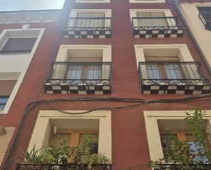 Vista exterior de Pis en venda en  Logroño amb Calefacció, Terrassa i Balcó