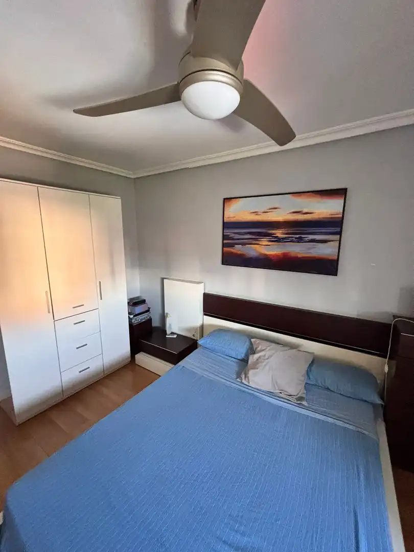 Bedroom of Flat for sale in Sevilla  with Air Conditioner and Community pool