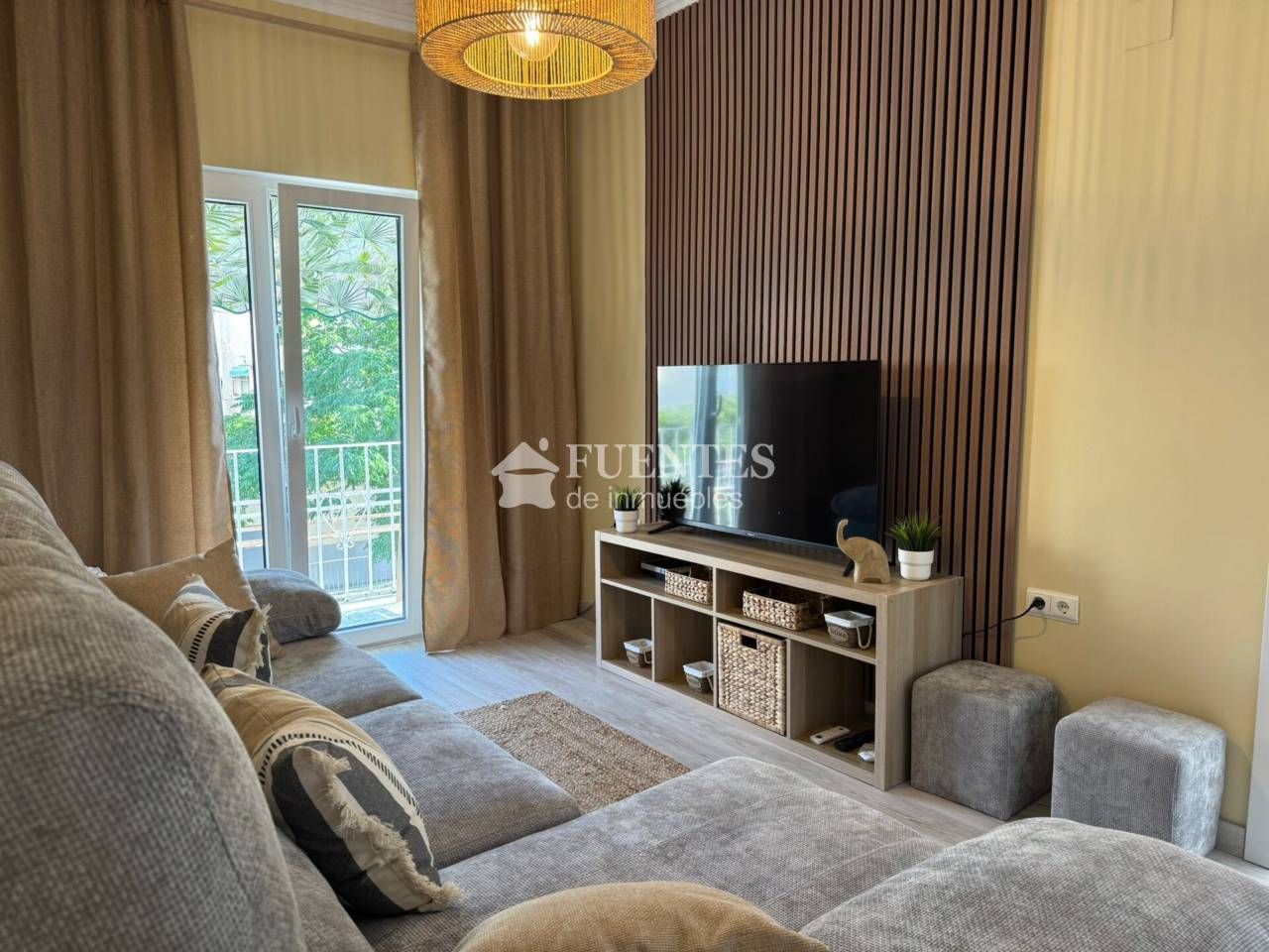 Living room of Flat for sale in Alicante / Alacant  with Air Conditioner and Balcony