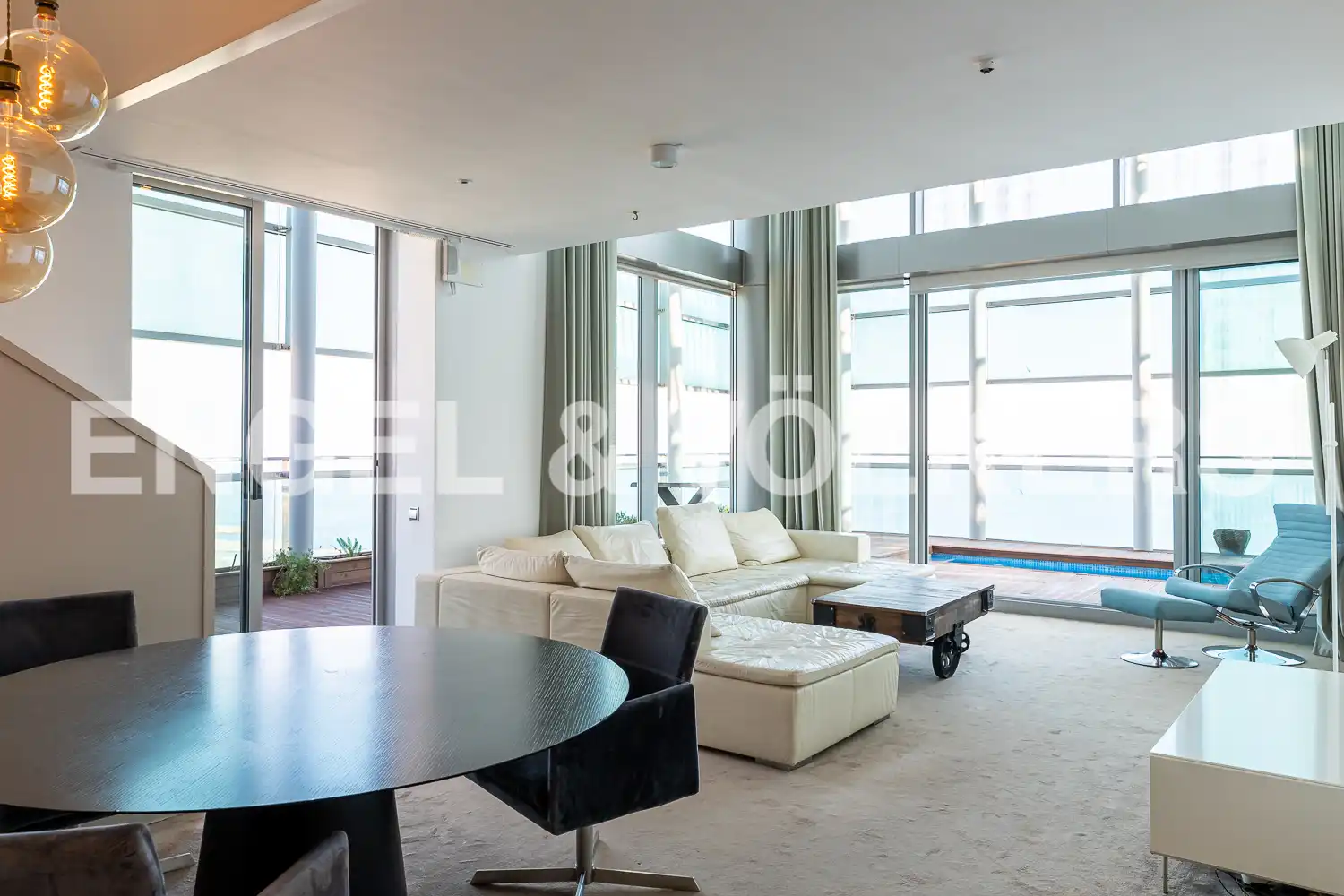 Sala de estar de Ático de alquiler en Barcelona con Aire acondicionado, Calefacción y Parquet