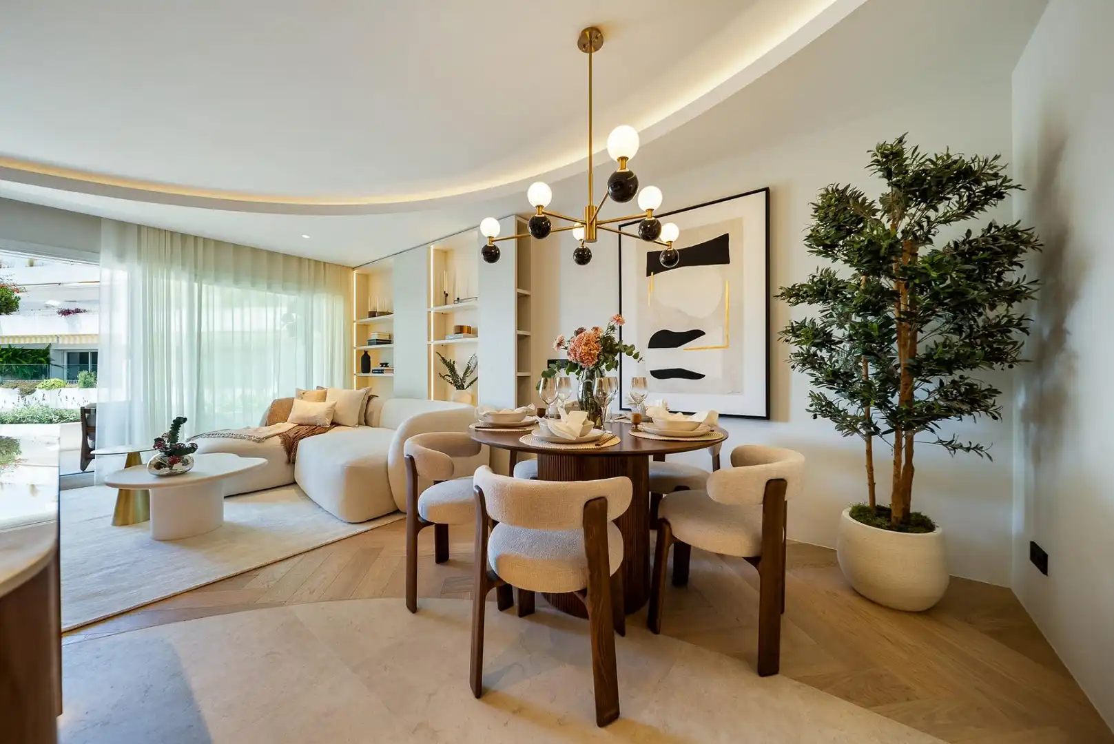 Menjador de Apartament en venda en Marbella amb Piscina comunitària