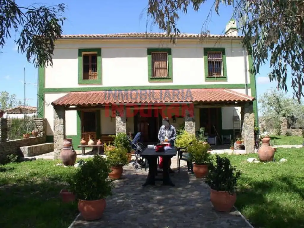 Casa o xalet en venda en Garciaz