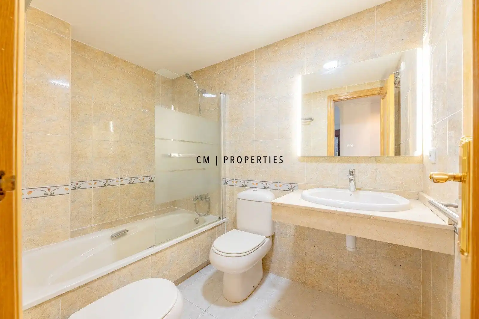Bathroom of Flat for rent in Valencia  with Air Conditioner, Heating and Terrace