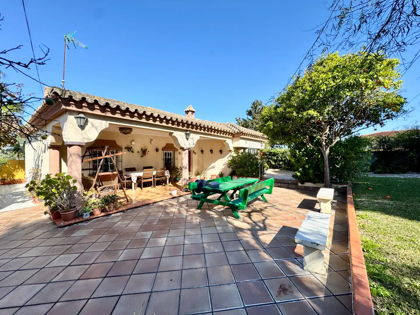 Terraza de Casa o chalet en venta en Chiclana de la Frontera con Aire acondicionado, Calefacción y Jardín privado