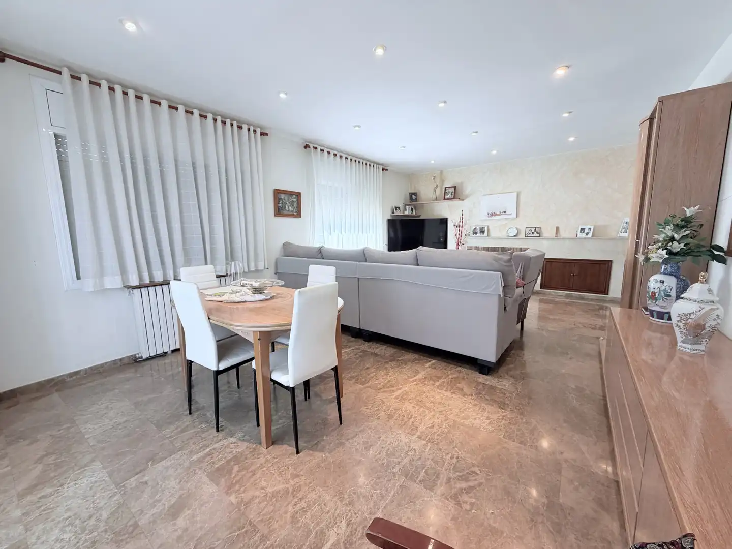 Living room of Houses for sale in Terrassa  with Air Conditioner, Heating and Private garden