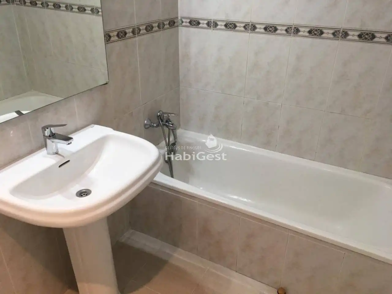 Baño de Casa adosada de alquiler en Quart con Aire acondicionado, Calefacción y Terraza