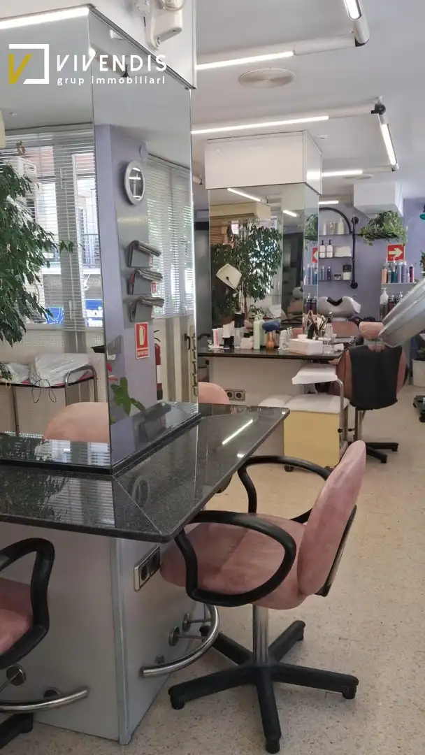 Local comercial en traspàs a Carrer Pi i Margall, imagen 3