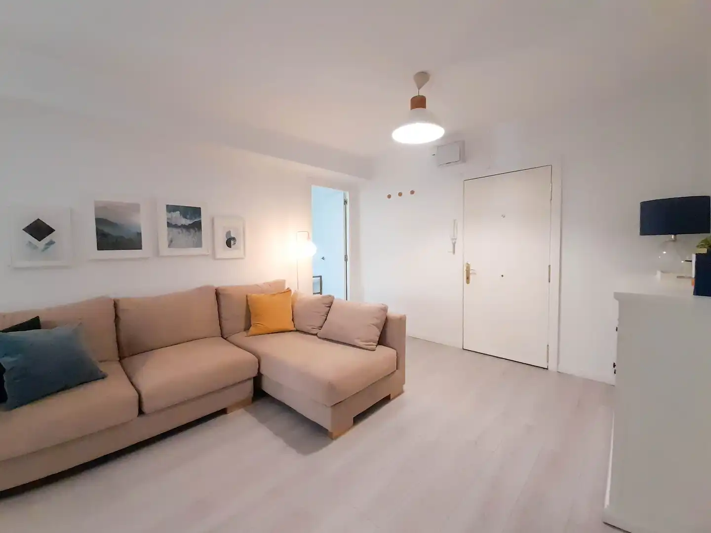 Living room of Flat for rent in Madrid  with Heating, Furnished and Oven