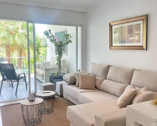Living room of Flat to rent in Benahavís  with Air Conditioner, Terrace and Swimming Pool