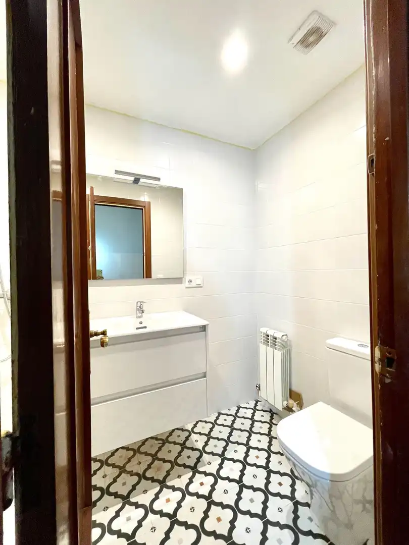 Baño de Piso en venta en A Coruña Capital  con Calefacción y Trastero