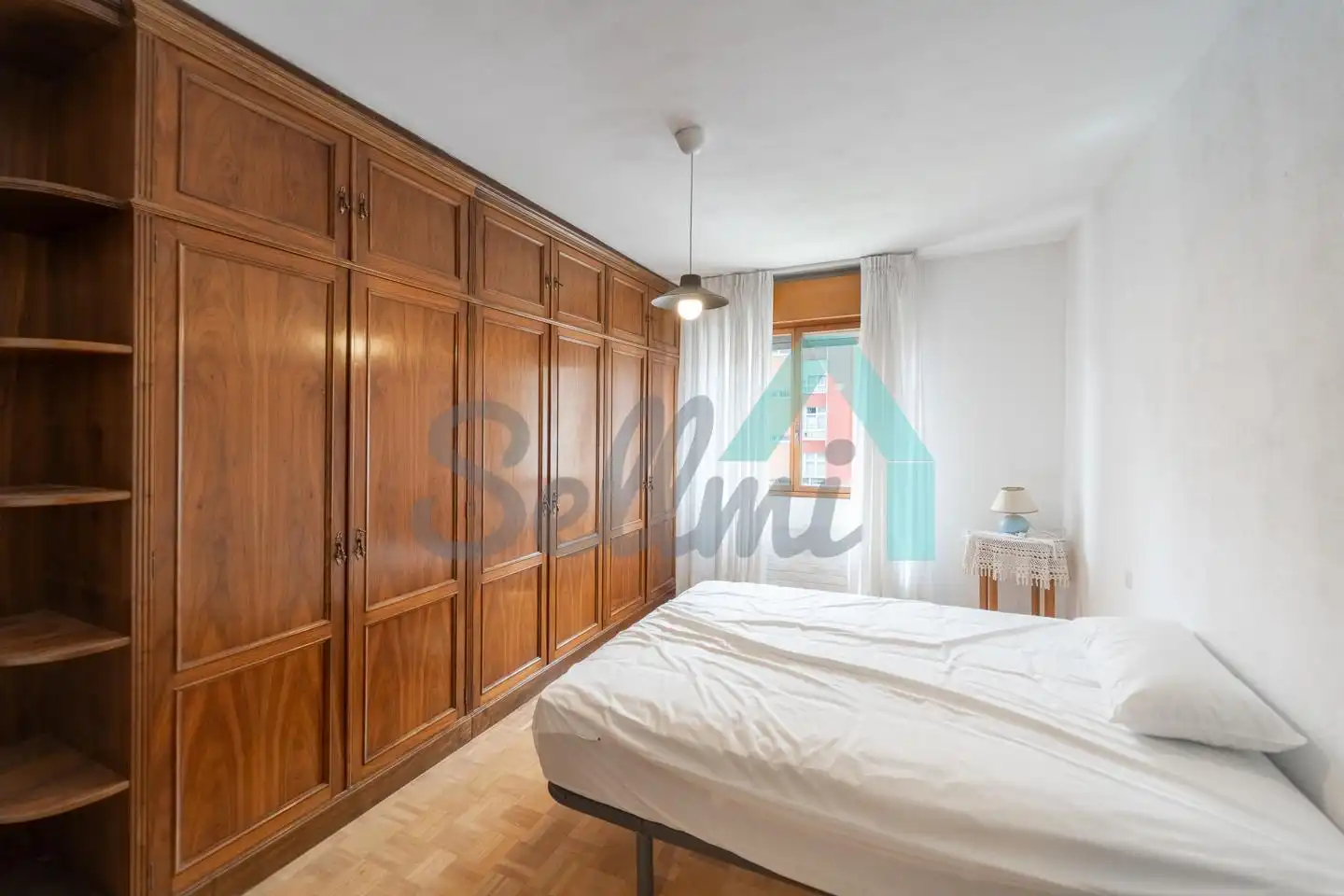 Bedroom of Flat for share in Oviedo   with Heating, Parquet flooring and Furnished