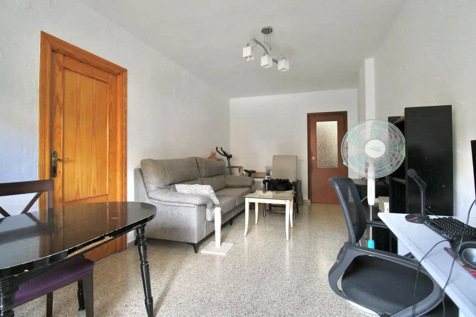 Sala d'estar de Pis en venda en Granada amb Balcó