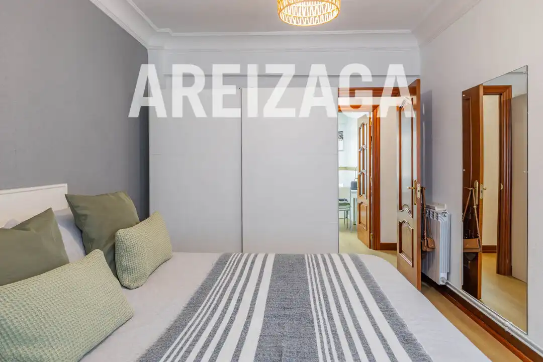 Habitación de Piso en venta en Donostia - San Sebastián  con Calefacción, Amueblado y Balcón