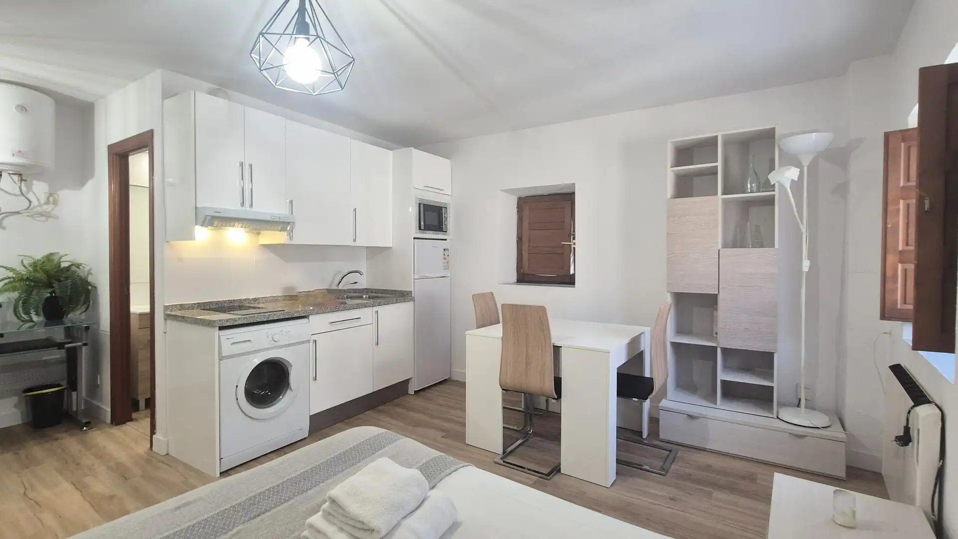 Kitchen of Study for rent in Salamanca  with Heating, Furnished and Balcony