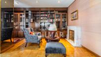 Living room of Flat for sale in  Madrid Capital  with Air Conditioner and Heating