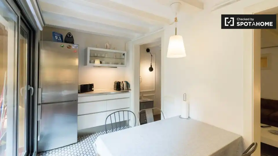 Cocina de Apartamento para compartir en Barcelona con Aire acondicionado, Calefacción y Terraza