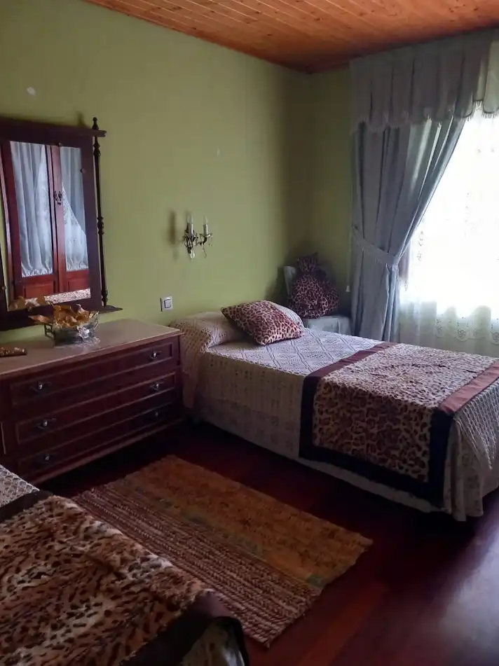 Habitación de Finca rústica en venta en Tineo con Jardín privado, Parquet y Terraza