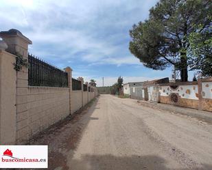 Vista exterior de Casa o xalet en venda en Linares amb Piscina