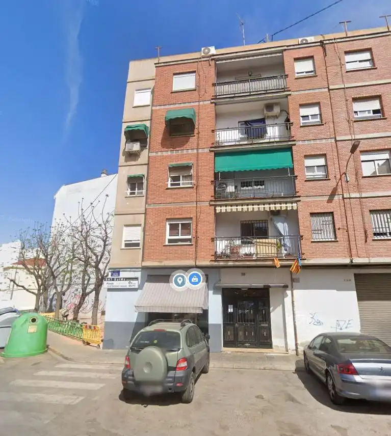 Vista exterior de Pis en venda en Burjassot