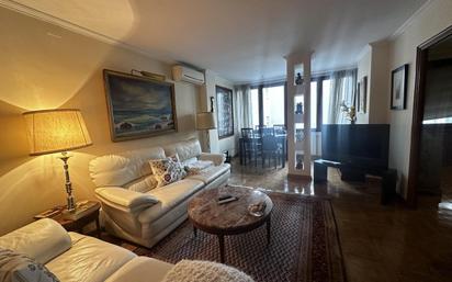 Living room of Flat for sale in  Madrid Capital