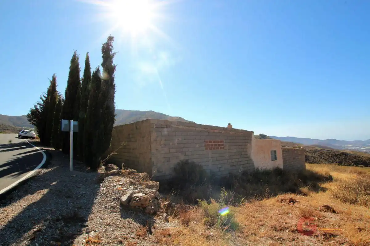 Casa rústica en venda a Vélez de Benaudalla