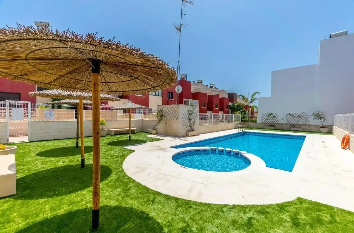 Maison mitoyenne avec terrasse à vendre à Calle María San Gil Noain, imagen 4