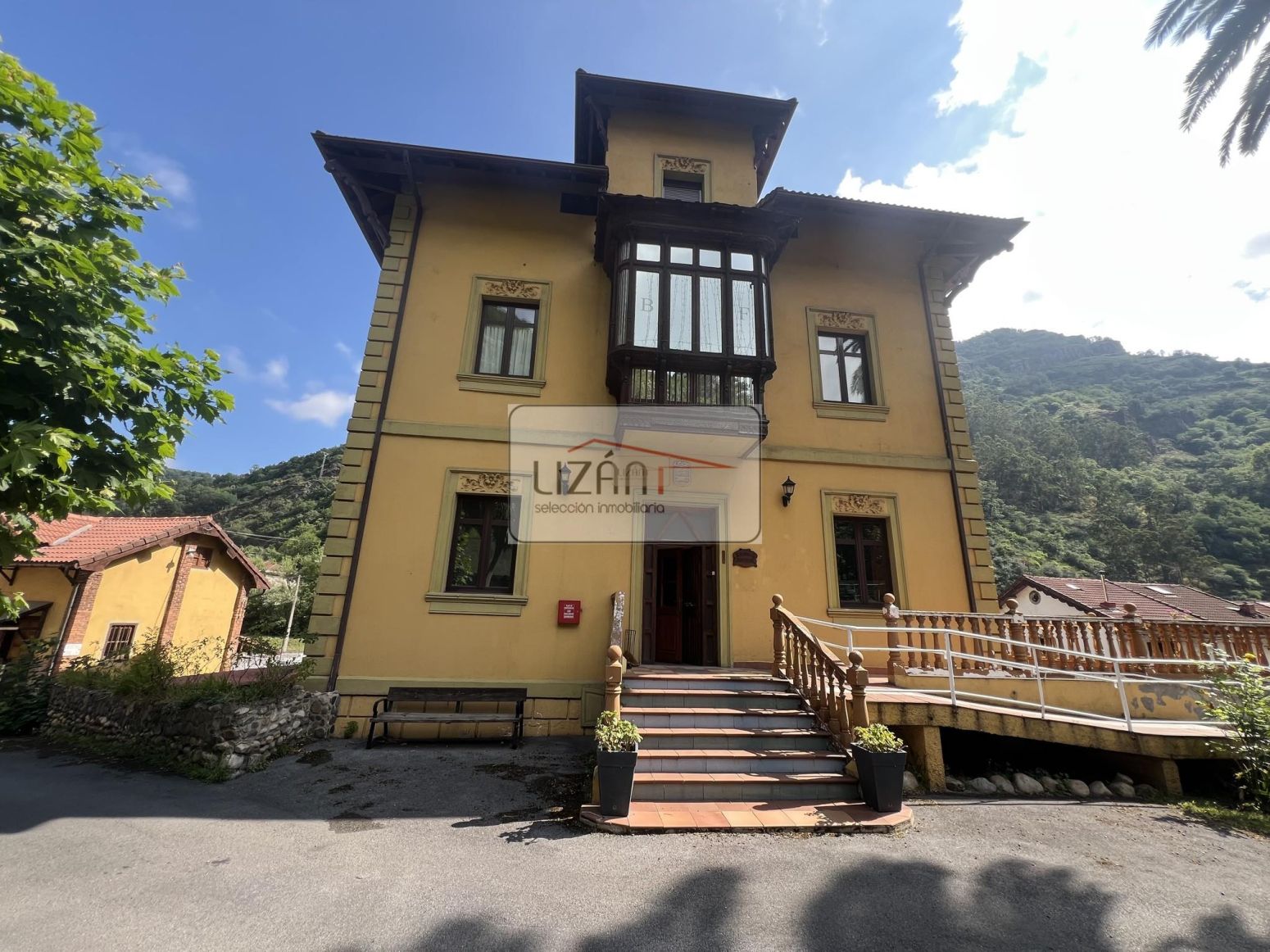 Exterior view of House or chalet for sale in Mieres (Asturias)  with Heating, Terrace and Storage room