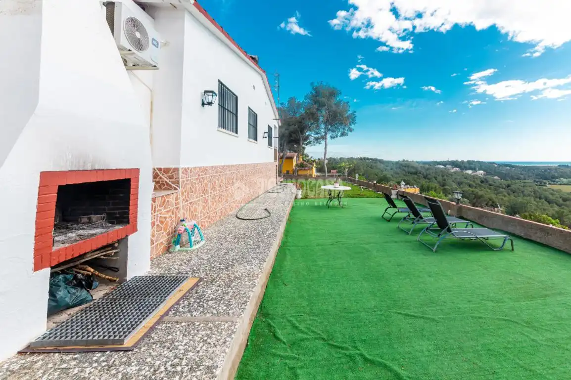 Terrassa de Casa o xalet en venda en Cubelles amb Calefacció i Piscina