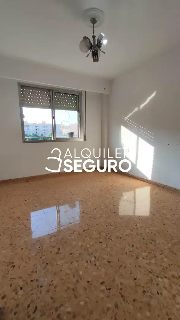 Wohnung zur Miete in Campanar , Barrio de Campanar