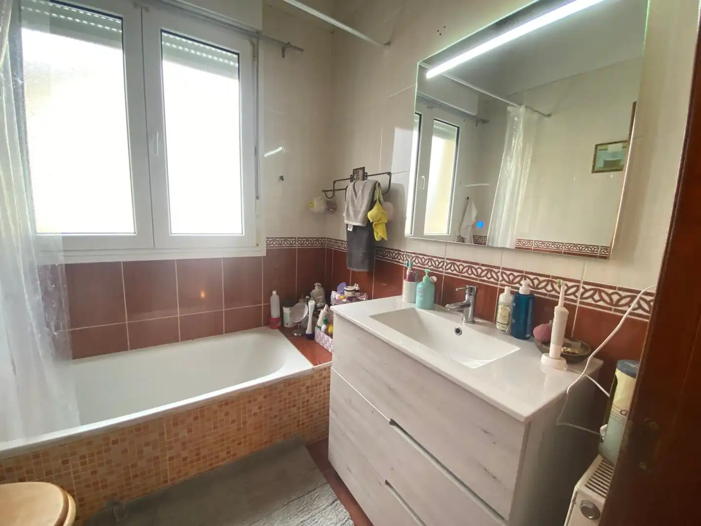 Bathroom of Detached homes for sale in Castro-Urdiales  with Heating, Private garden and Parquet flooring