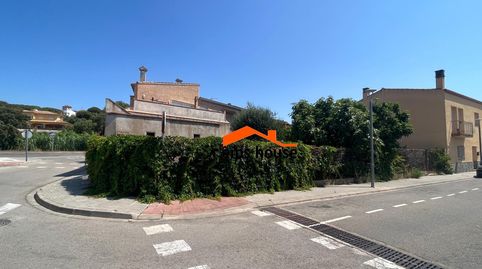 Parcela esquinera edificable en Montras, imagen 3
