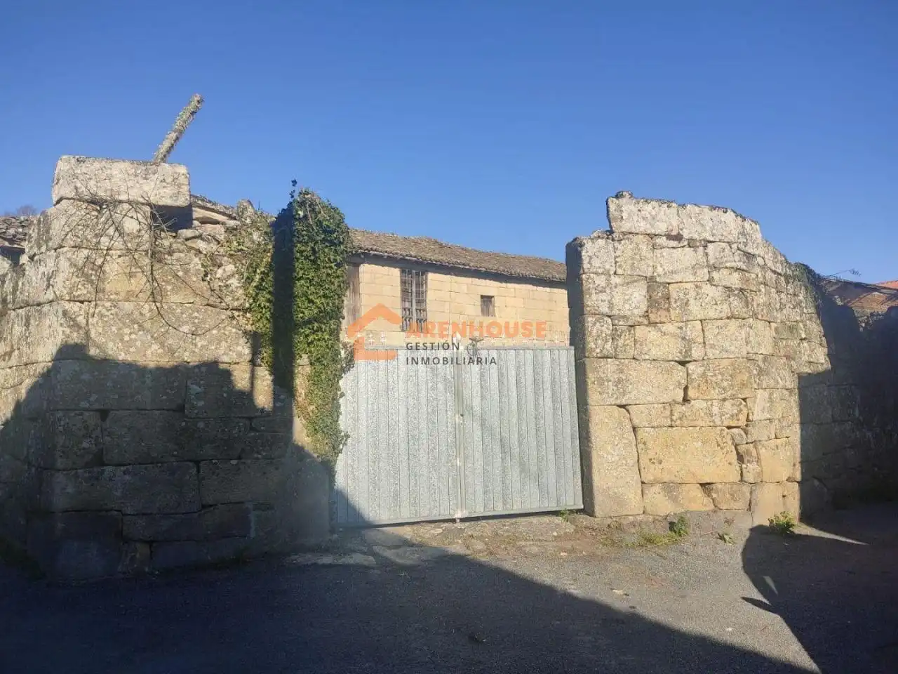 Casa amb terrassa en venda a Sarreaus, imagen 6