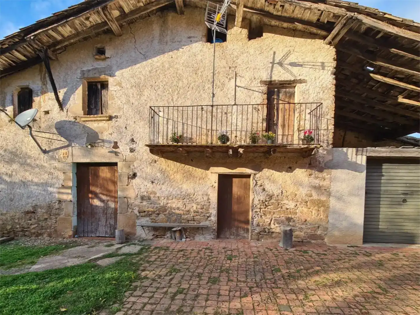 Vista exterior de Finca rústica en venda en Santa Pau, Girona