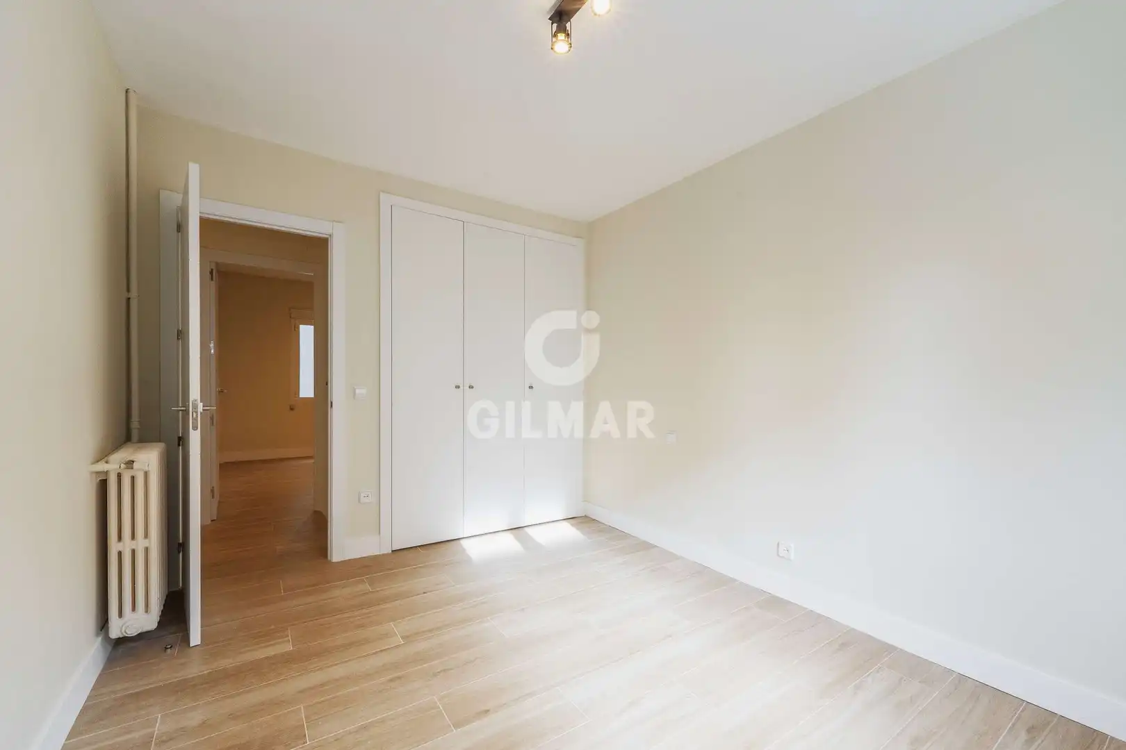 Habitación de Piso en venta en Madrid con Calefacción