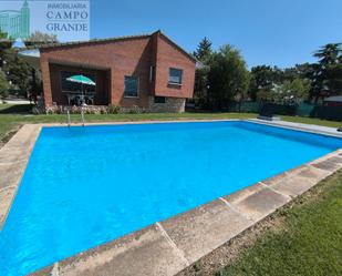Piscina de Casa o xalet en venda en Dueñas amb Jardí privat, Traster i Piscina