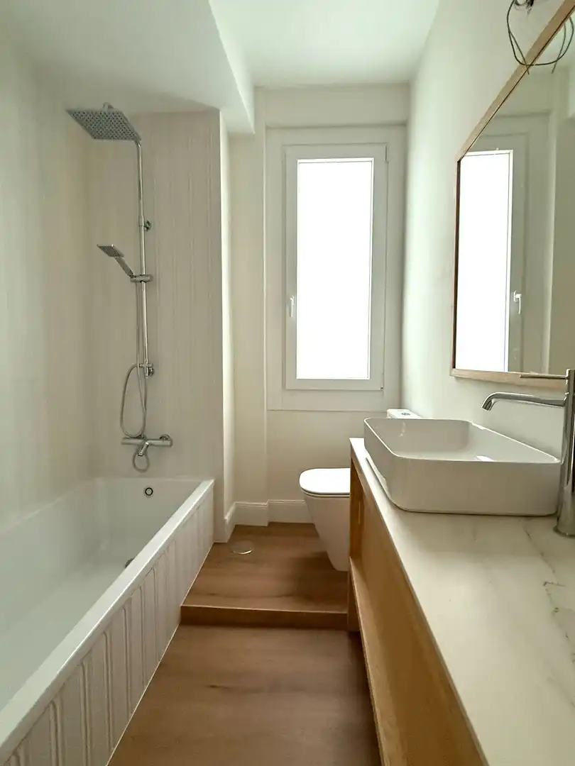 Bany de Pis en venda en A Coruña Capital  amb Calefacció