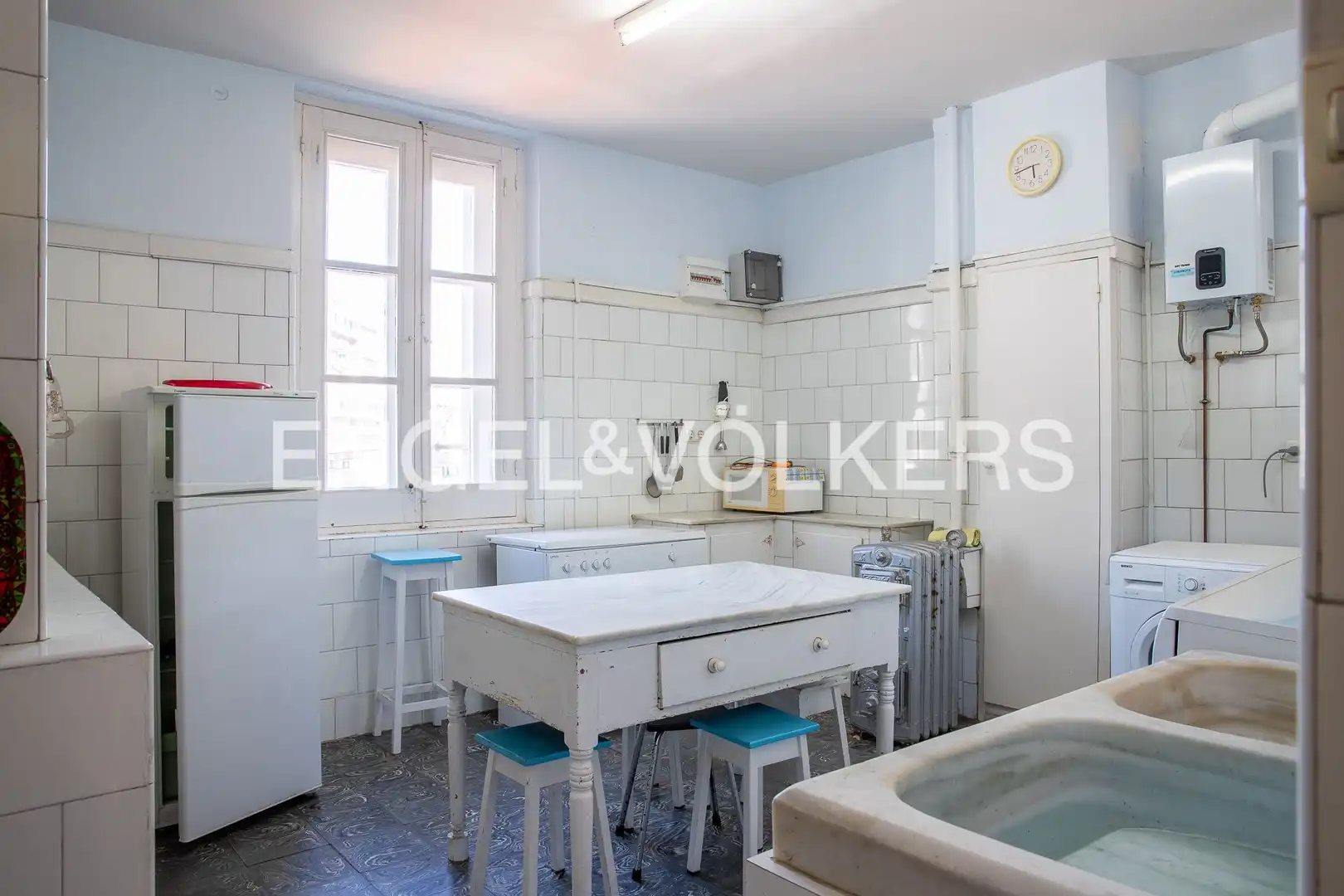 Cocina de Piso en venta en Laredo con Calefacción y Balcón
