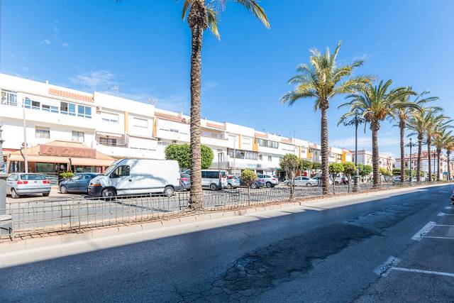 Local comercial en Alquiler en Av Roquetas en Roquetas Pueblo