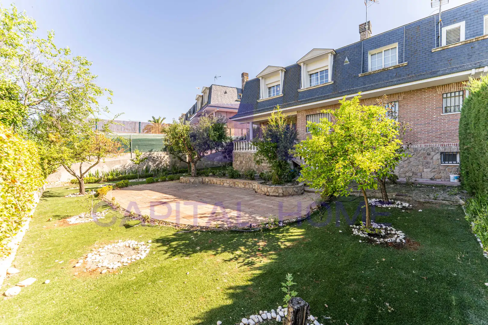 Doppelhaushälfte mit Garten zum Verkauf in Calle del Roble