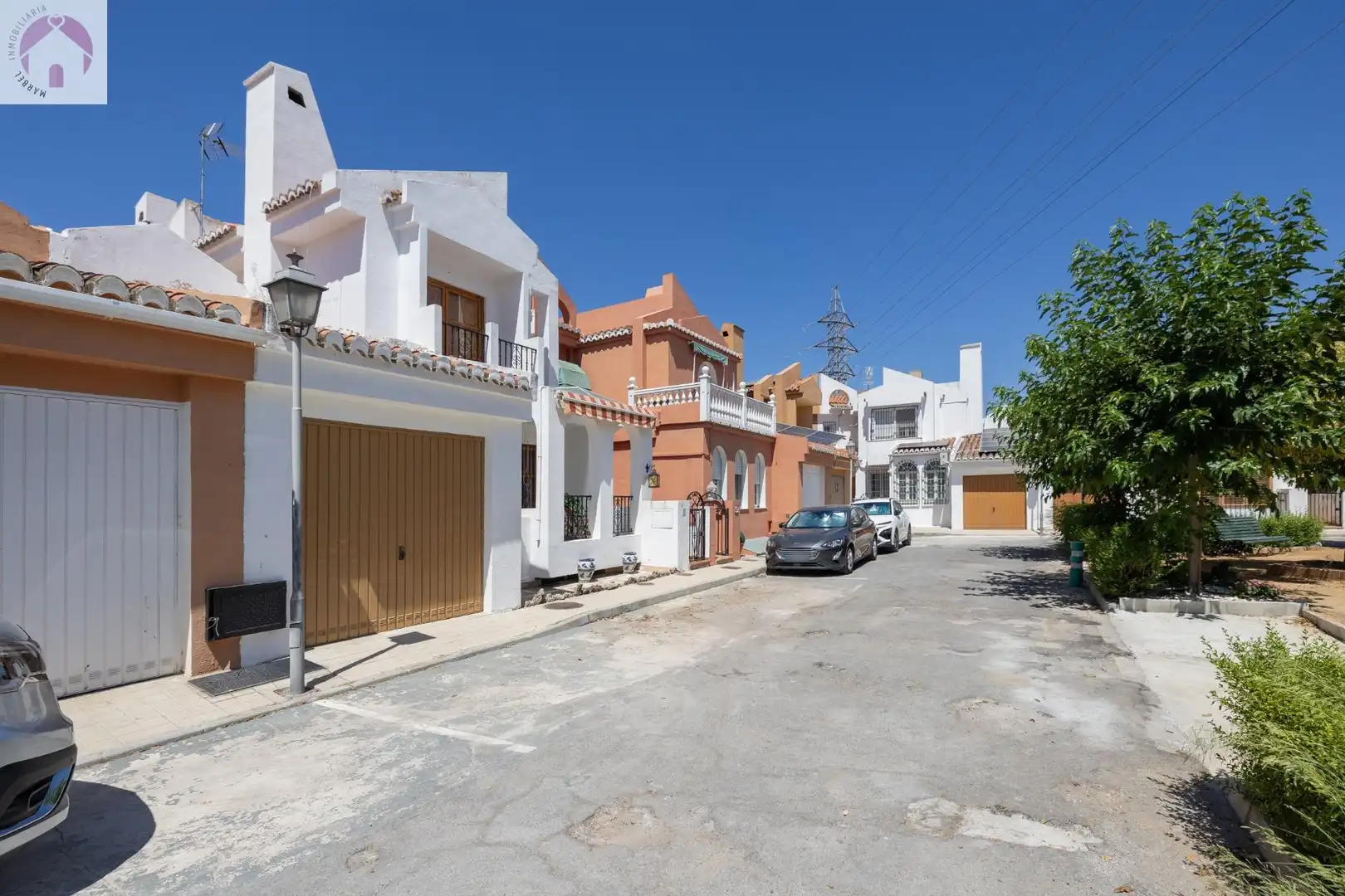 Vista exterior de Casa adosada en venda en Granada amb Calefacció, Jardí privat i Terrassa