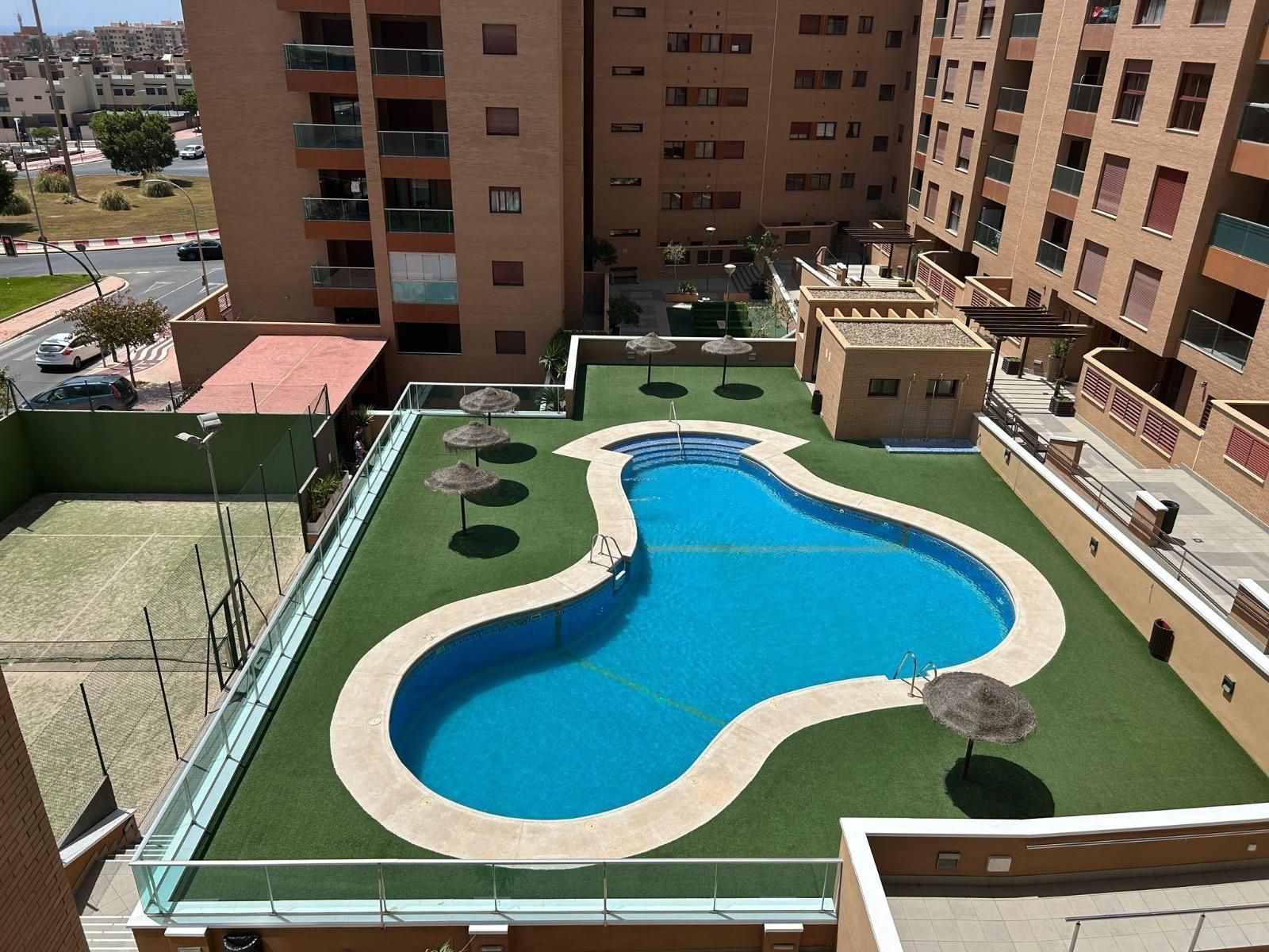 Piscina de Pis de lloguer en  Almería Capital amb Aire condicionat, Calefacció i Terrassa