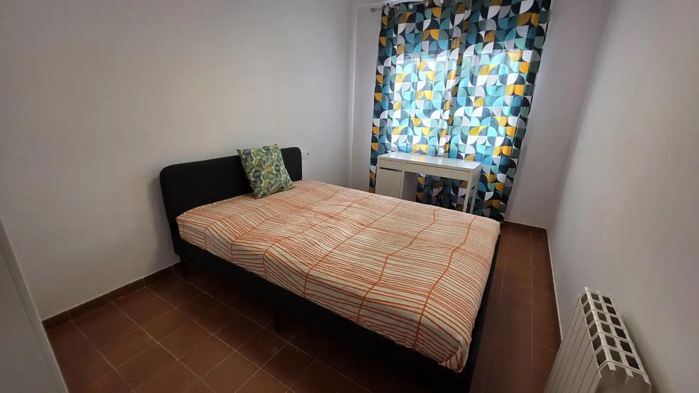 Habitación de Piso de alquiler en Terrassa con Calefacción, Amueblado y Balcón