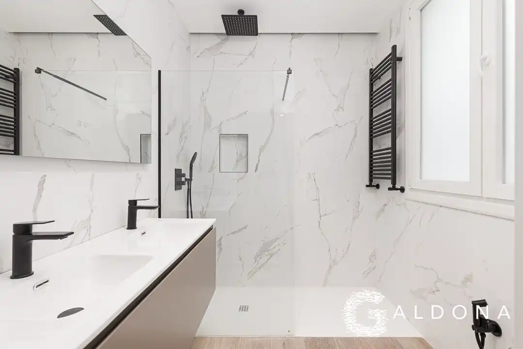 Bathroom of Flat for sale in Donostia - San Sebastián   with Heating
