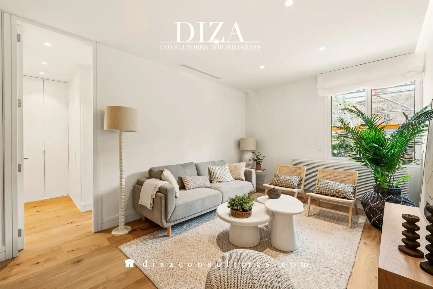 Living room of Flat for sale in Madrid  with Air Conditioner, Heating and Parquet flooring
