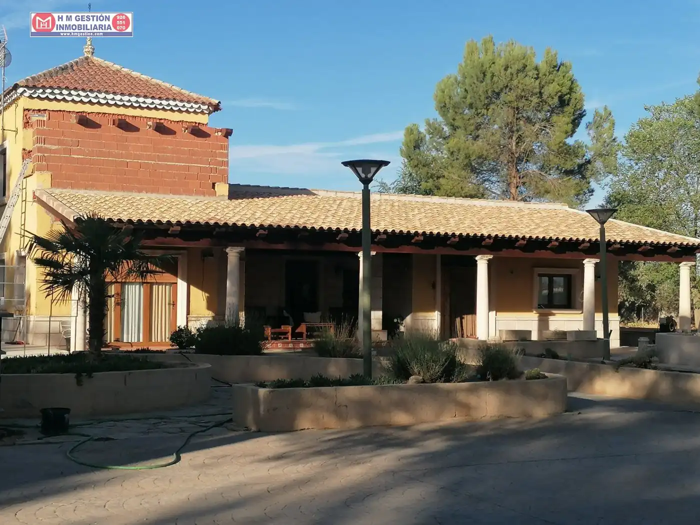 Außenansicht von Country house zum Verkauf in Alcázar de San Juan mit Privatgarten, Schwimmbad und Möbliert