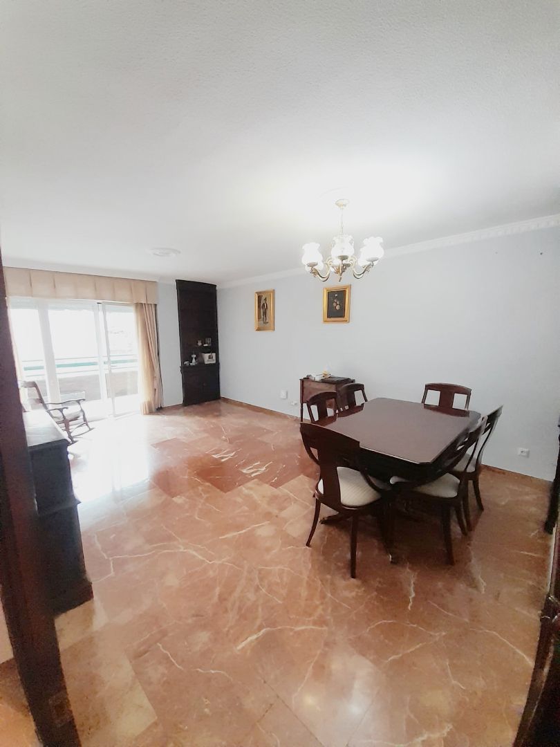 Flat for sale in Avenida del Aeropuerto, Ciudad Jardín - Zoco