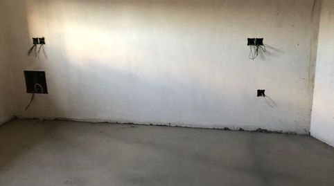 Foto 3 de Casa adosada en venta en Cacabelos, León