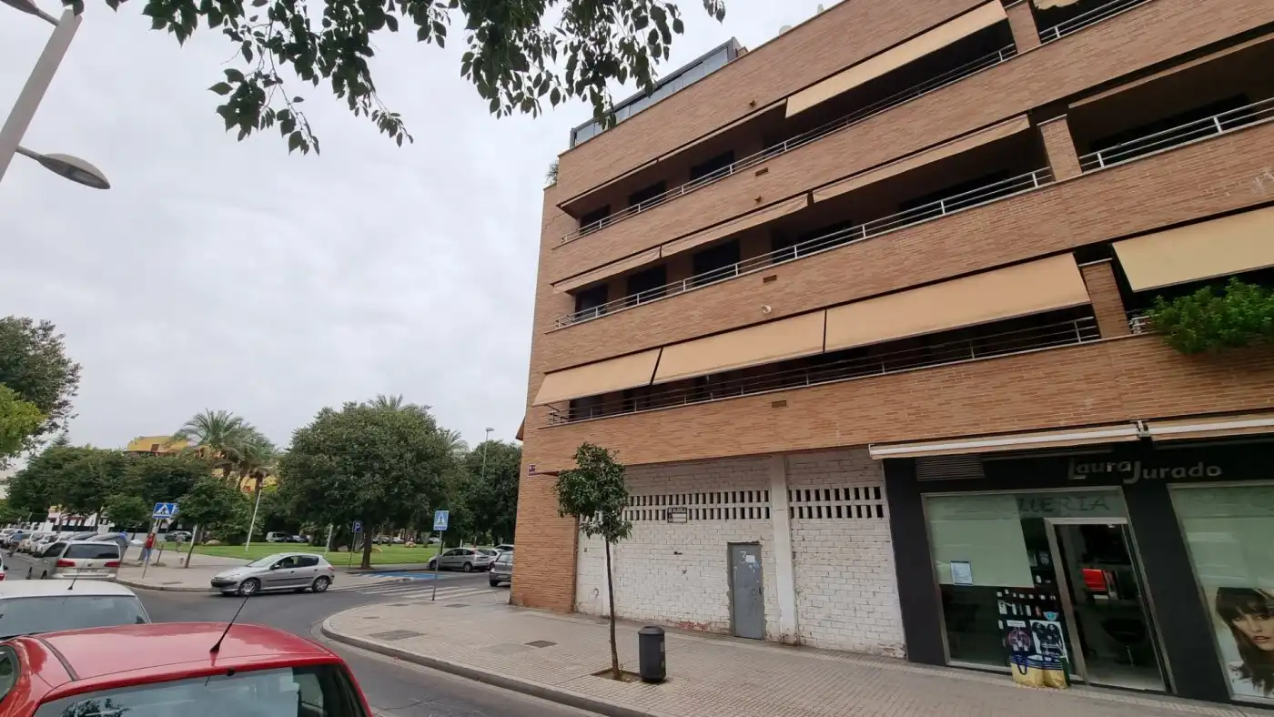 Vista exterior de Garatge en venda en Córdoba