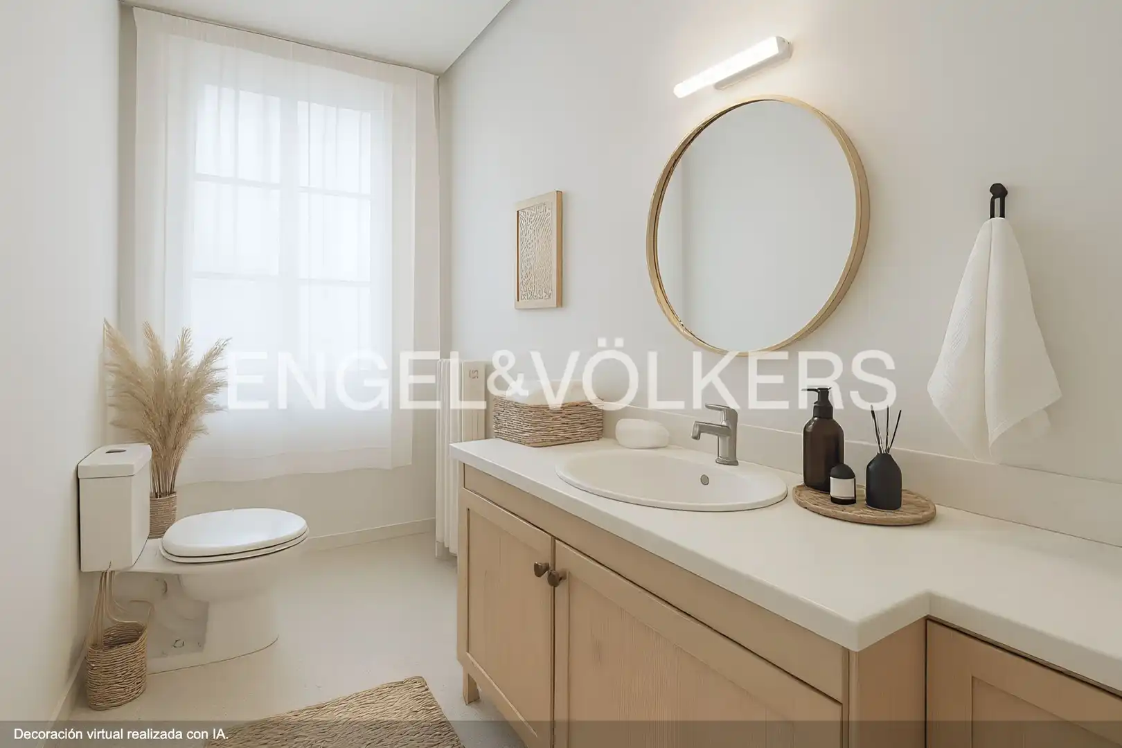 Baño de Piso en venta en Madrid con Calefacción, Trastero y Balcón