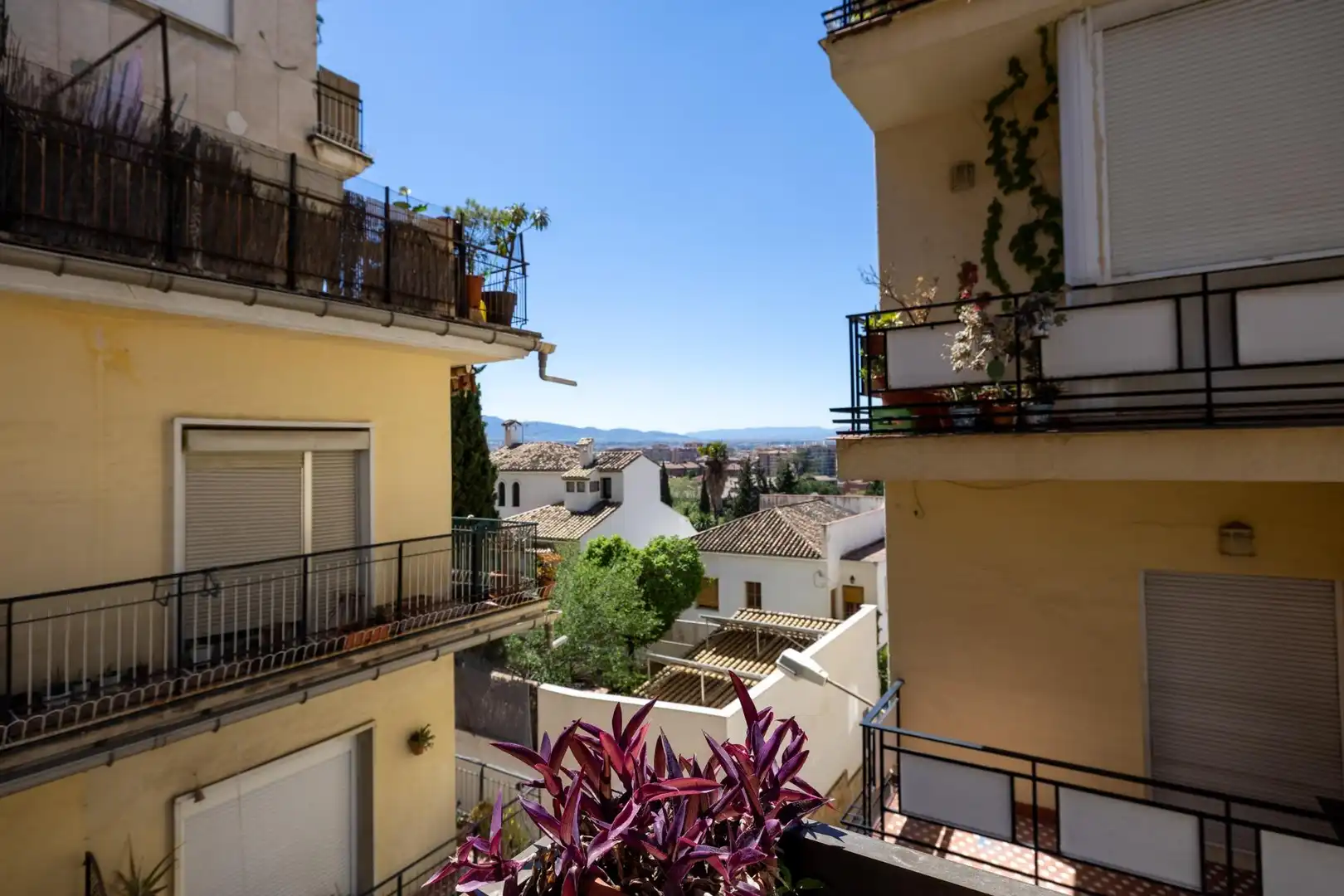 Vista exterior de Piso en venta en Granada